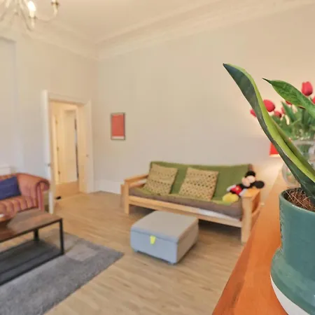 Victorian 2 Bedroom * Bristol
