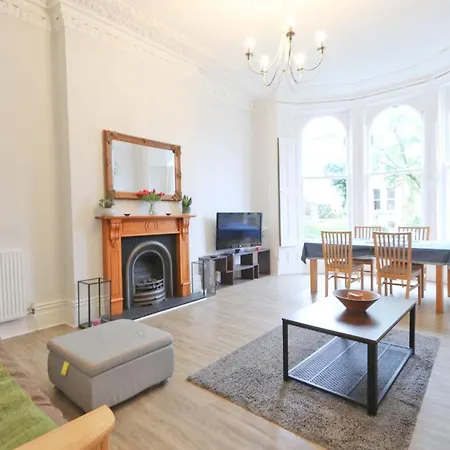 Victorian 2 Bedroom Apartamento *