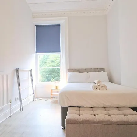 Victorian 2 Bedroom *